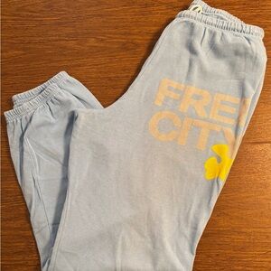 FreecityLarge LA Sky Sweatpants Size M Women's EUC